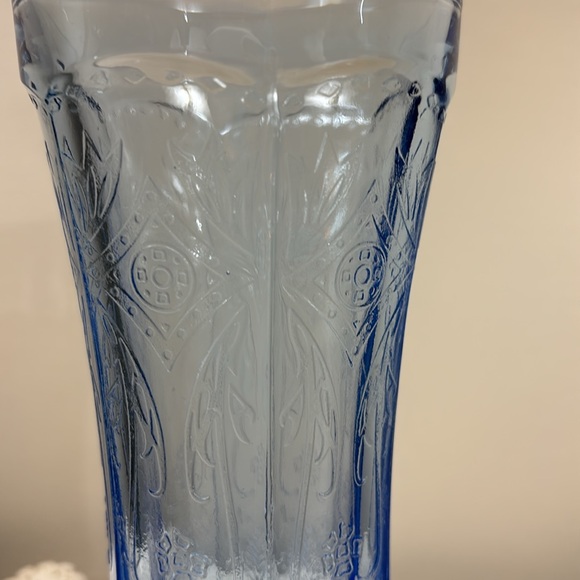 Indiana Glass Blue Madrid Recollection Pedestal Vase 1976 - Picture 5 of 7